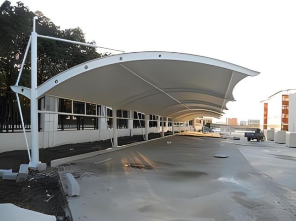 商丘某公司停车棚